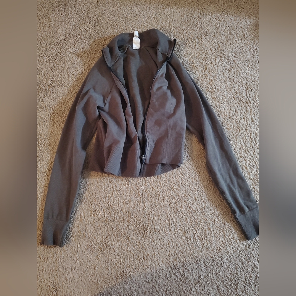 Women's zip up cropped hoodie